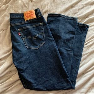 NWOT Levi’s straight leg Jean